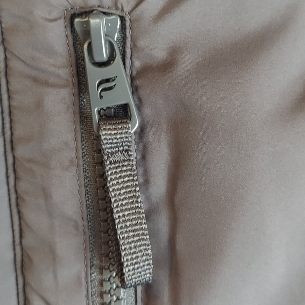 Fabletics Cloud Nine Puffer Vest - Picture 8 of 9